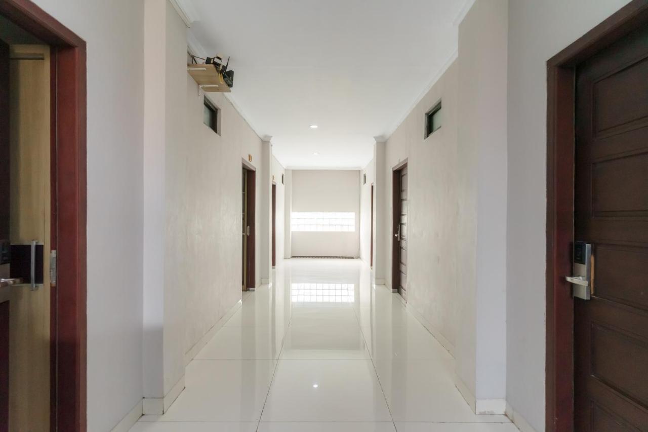 Hotel Koolkost Syariah At Taman Simprug Cikarang à Bekasi Extérieur photo